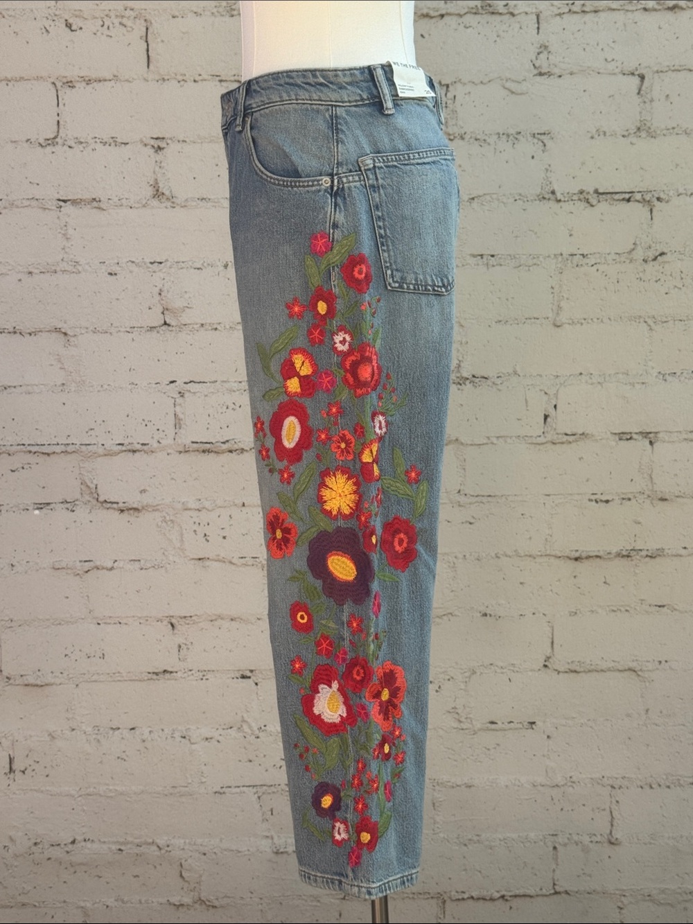 Free People We The Free Willow Floral Embroidered Jean Retrograde Blue Size 25 - Picture 10 of 16